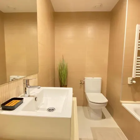 Atico-duplex Moderno En En El Centro De Av-65 Roses